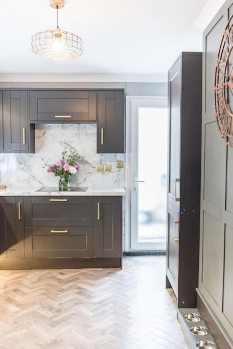 Вилла Luxury Townhouse In Вёкингтон Экстерьер фото