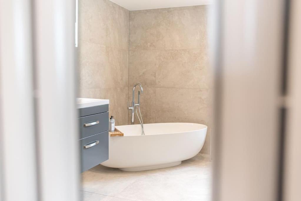 Вилла Luxury Townhouse In Вёкингтон Экстерьер фото